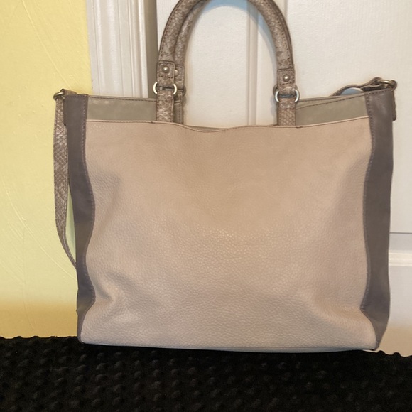 Relic Handbag - Picture 2 of 8